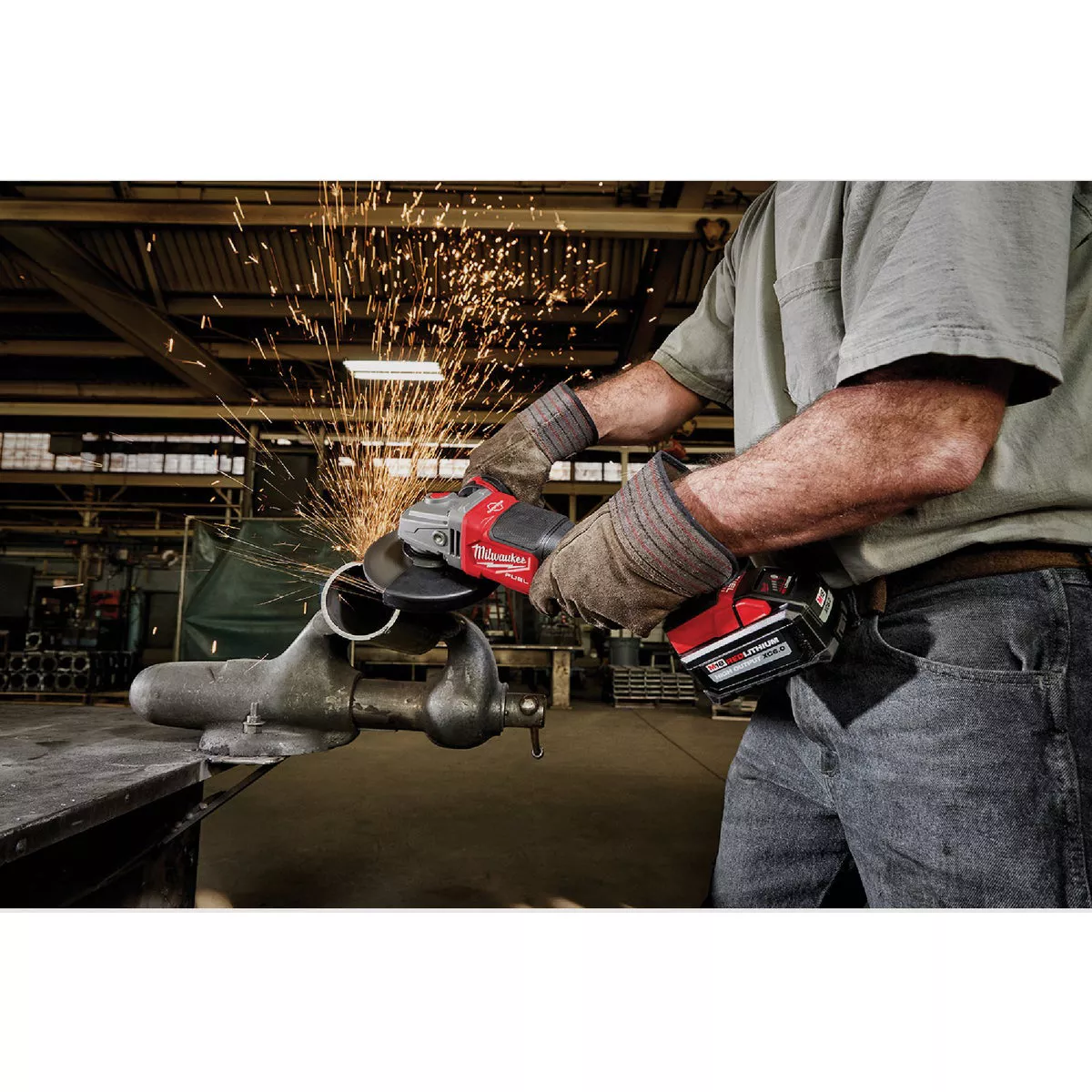 Milwaukee M18 FUEL 4-1/2 In. / 6 In. Brushless Braking Cordless Angle Grinder with Paddle Switch No Lock (Tool Only) - photo 5
