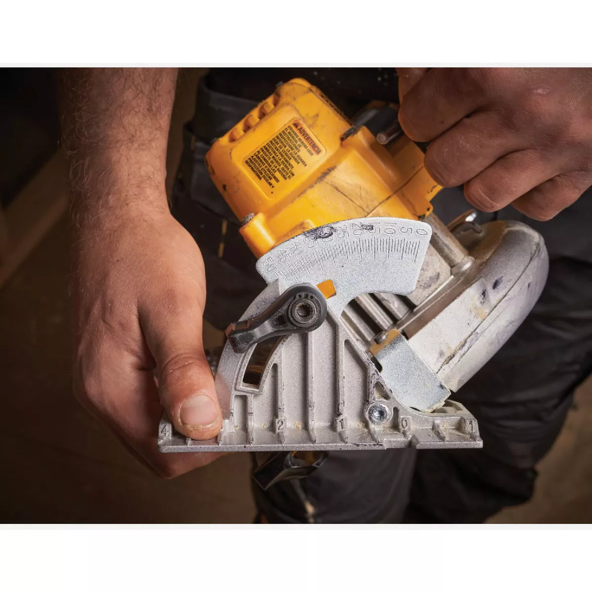 DEWALT 20V MAX Brushless 6-1/2 In. Cordless Circular Saw (Tool Only) - photo 5