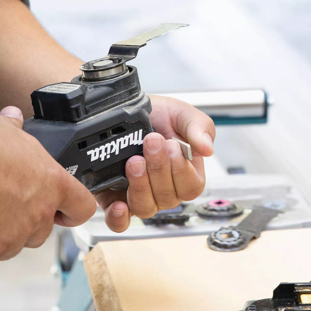 Makita 18 Volt LXT Lithium-Ion Brushless Sub-Compact Cordless Oscillating Tool (Tool Only) - photo 13