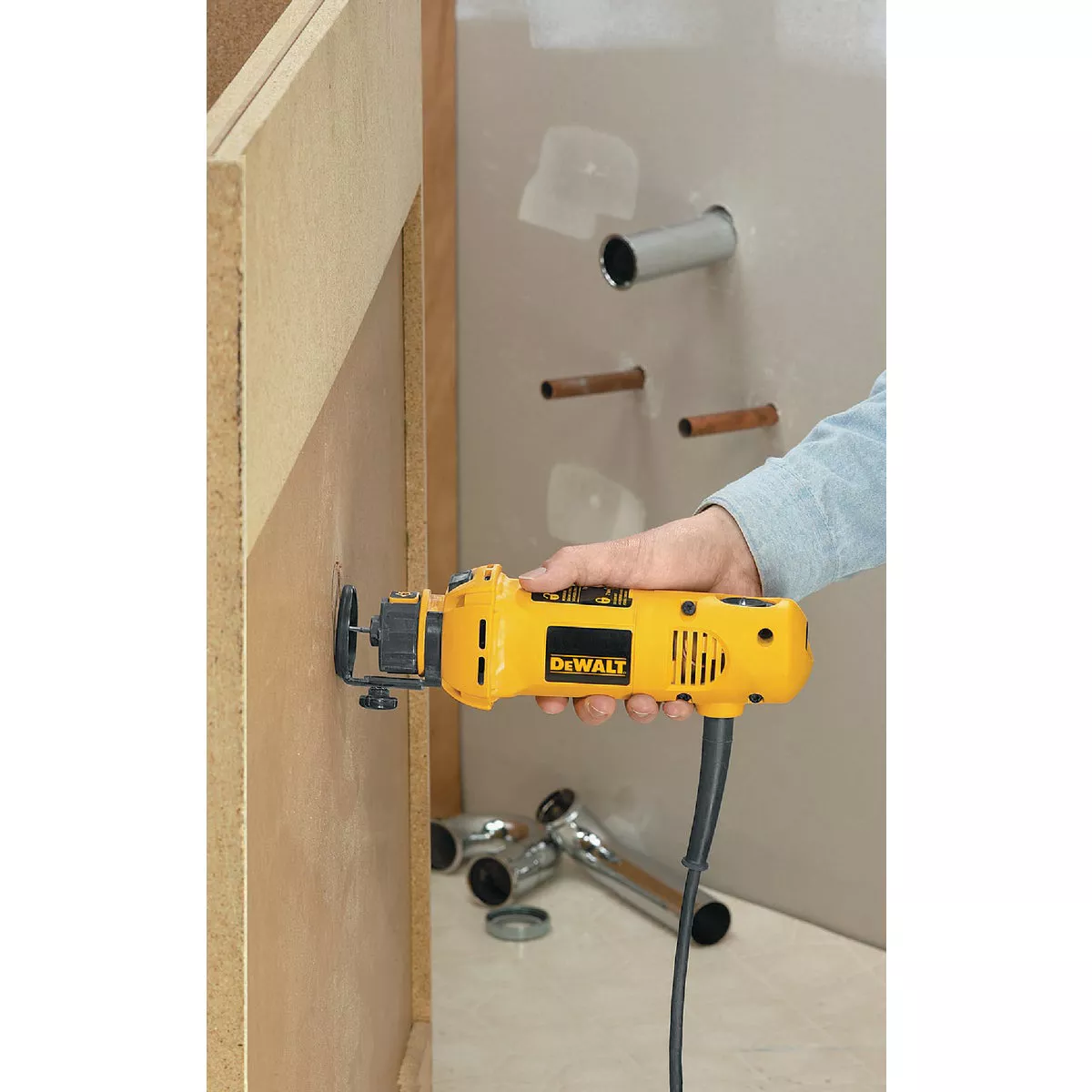 DEWALT 5-Amp 30,000 rpm Spiral Saw - photo 3
