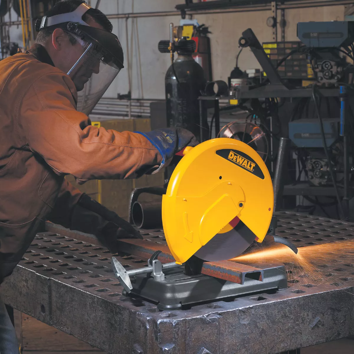 DEWALT 14 In. 15-Amp Chop Saw - photo 2
