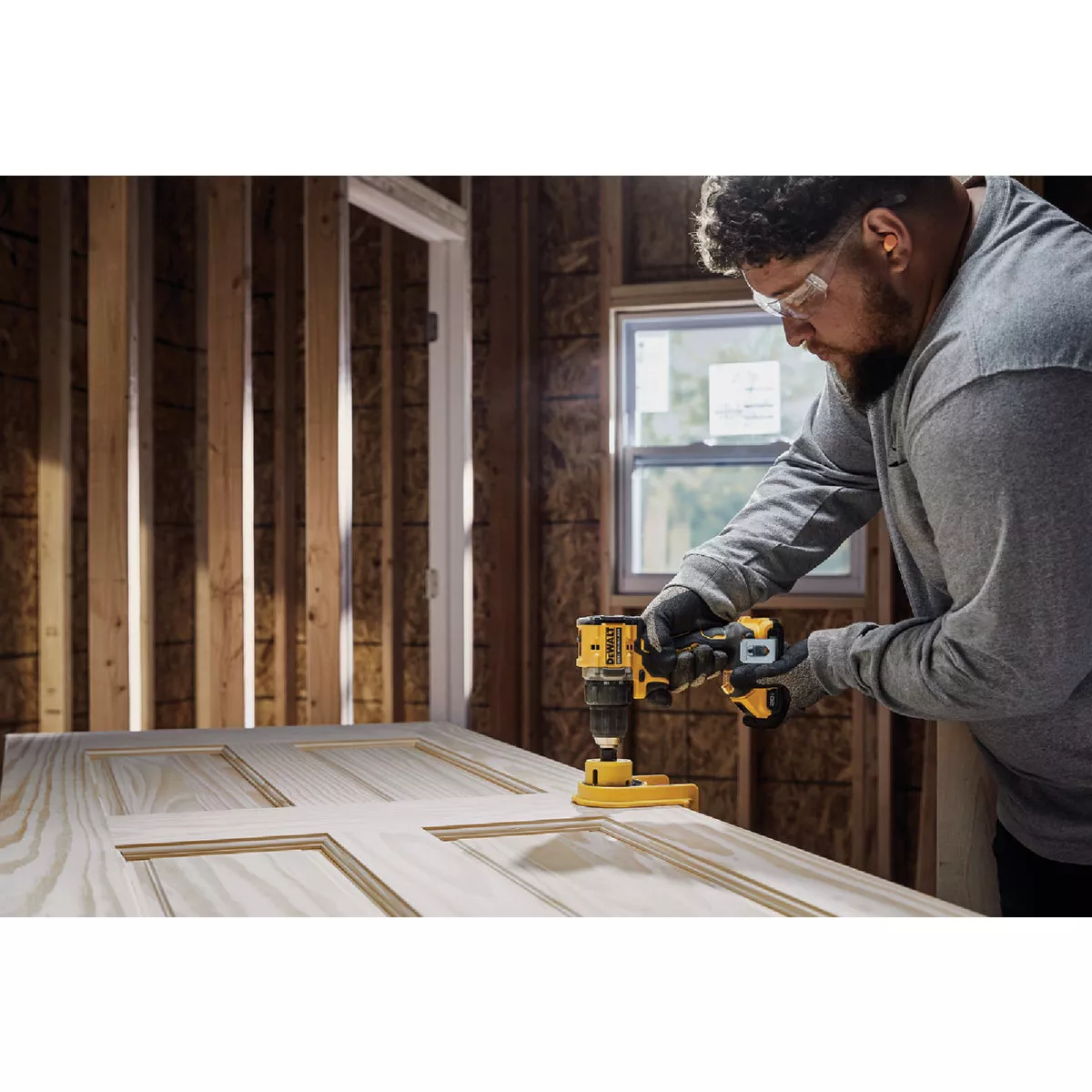 DEWALT ATOMIC 20V MAX Brushless 1/2 In. Compact Cordless Drill/Driver Kit with 2.0 Ah Battery & Charger - photo 7