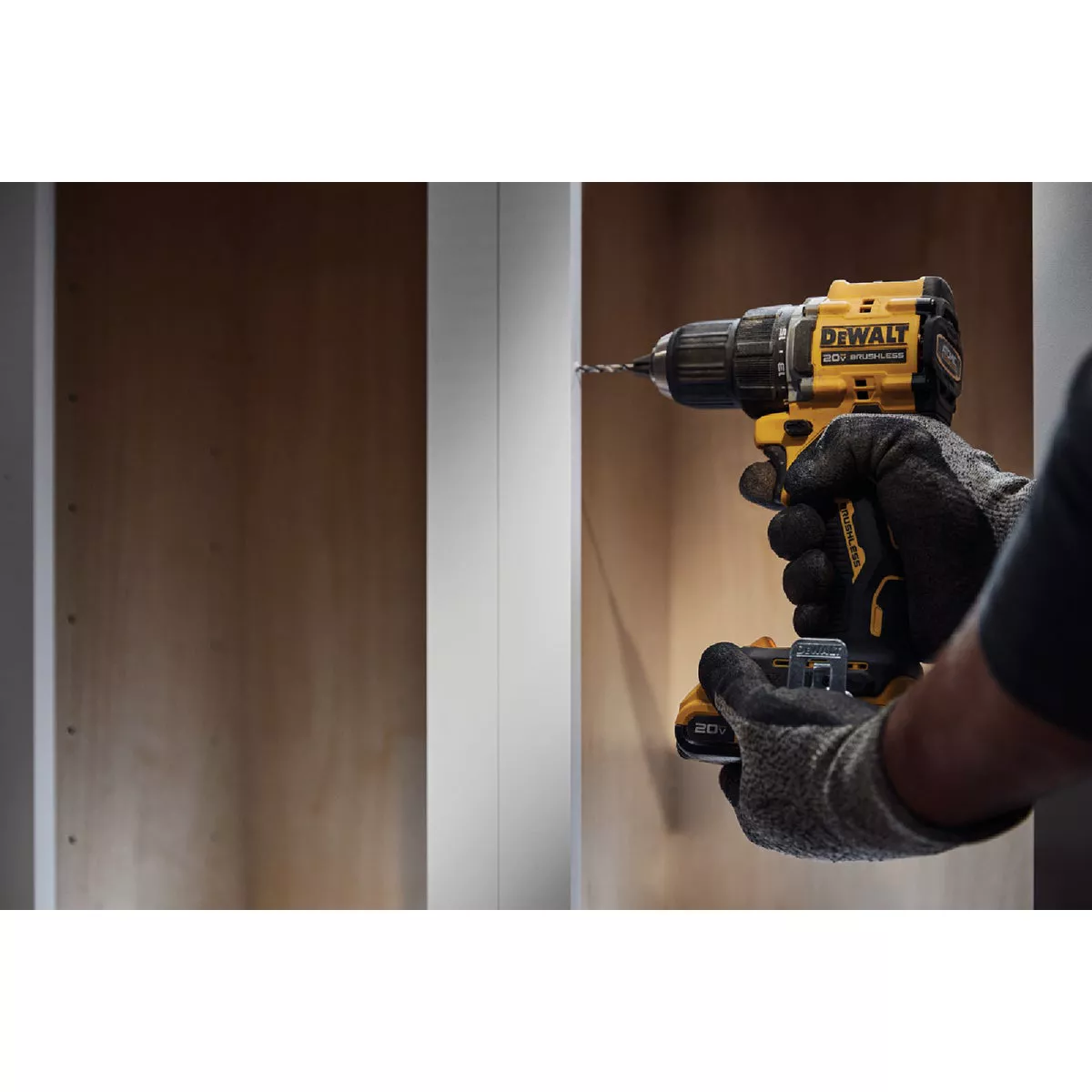 DEWALT ATOMIC 20V MAX Brushless 1/2 In. Compact Cordless Drill/Driver Kit with 2.0 Ah Battery & Charger - photo 8