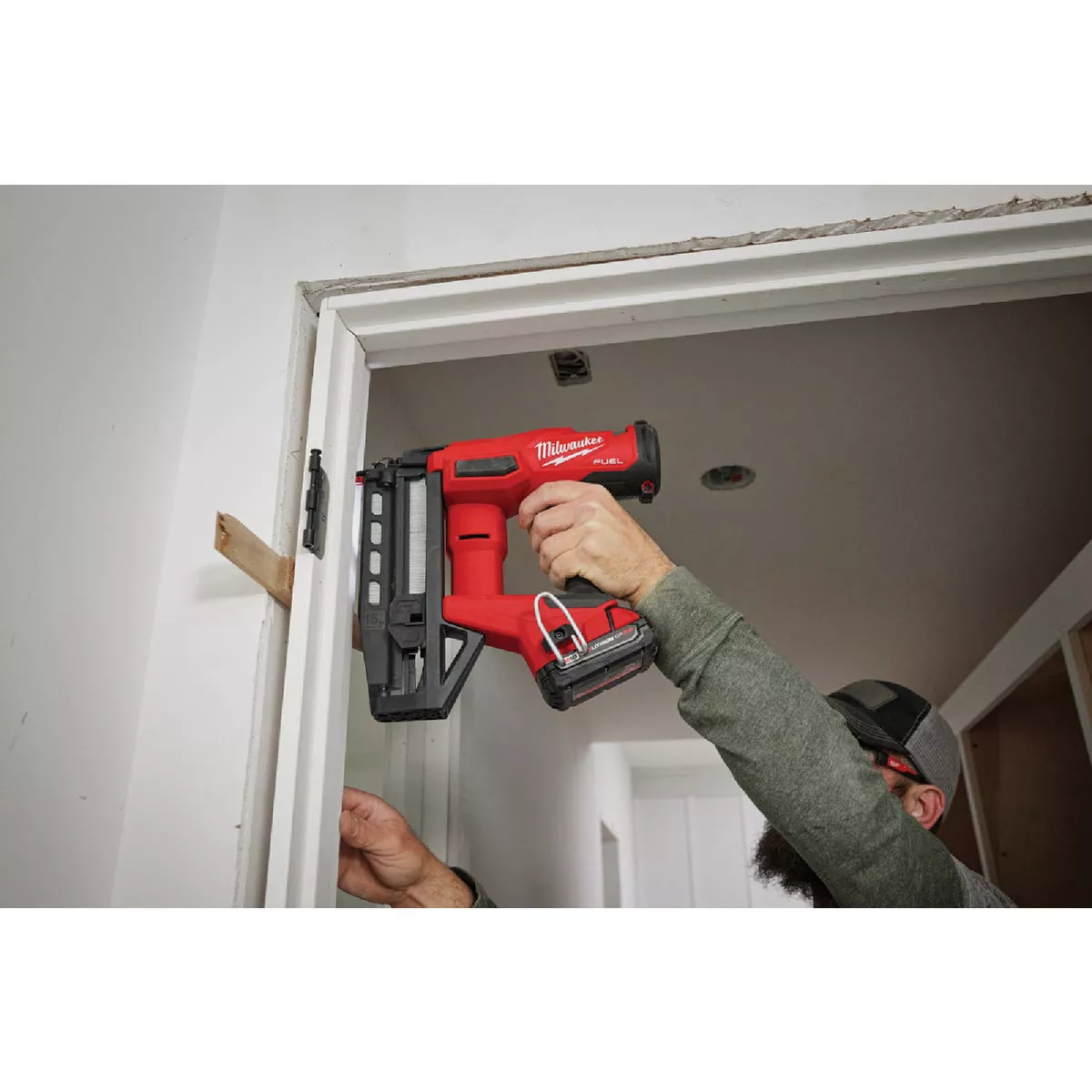 Milwaukee M18 FUEL Brushless 16-Gauge Straight Cordless Finish Nailer (Tool Only) - photo 9