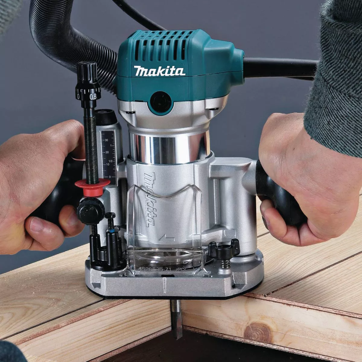 Makita 6.5-Amp 1.25 HP Variable Speed Compact Router Kit - photo 9