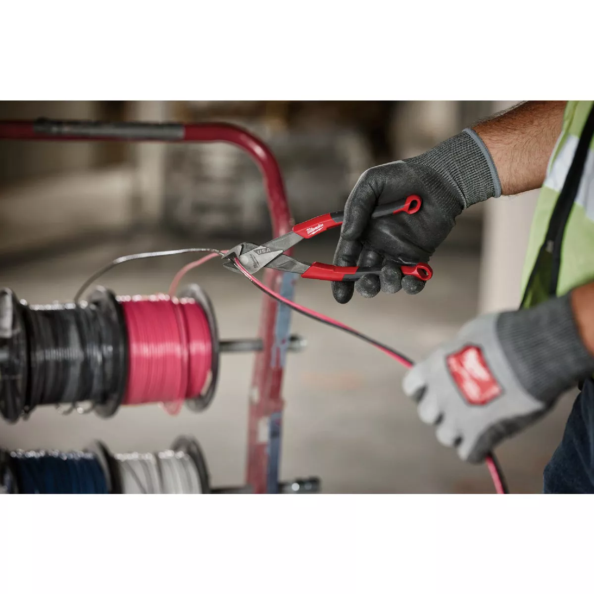 Milwaukee 8 In. Comfort Grip Diagonal Cutting Pliers (USA) - photo 3