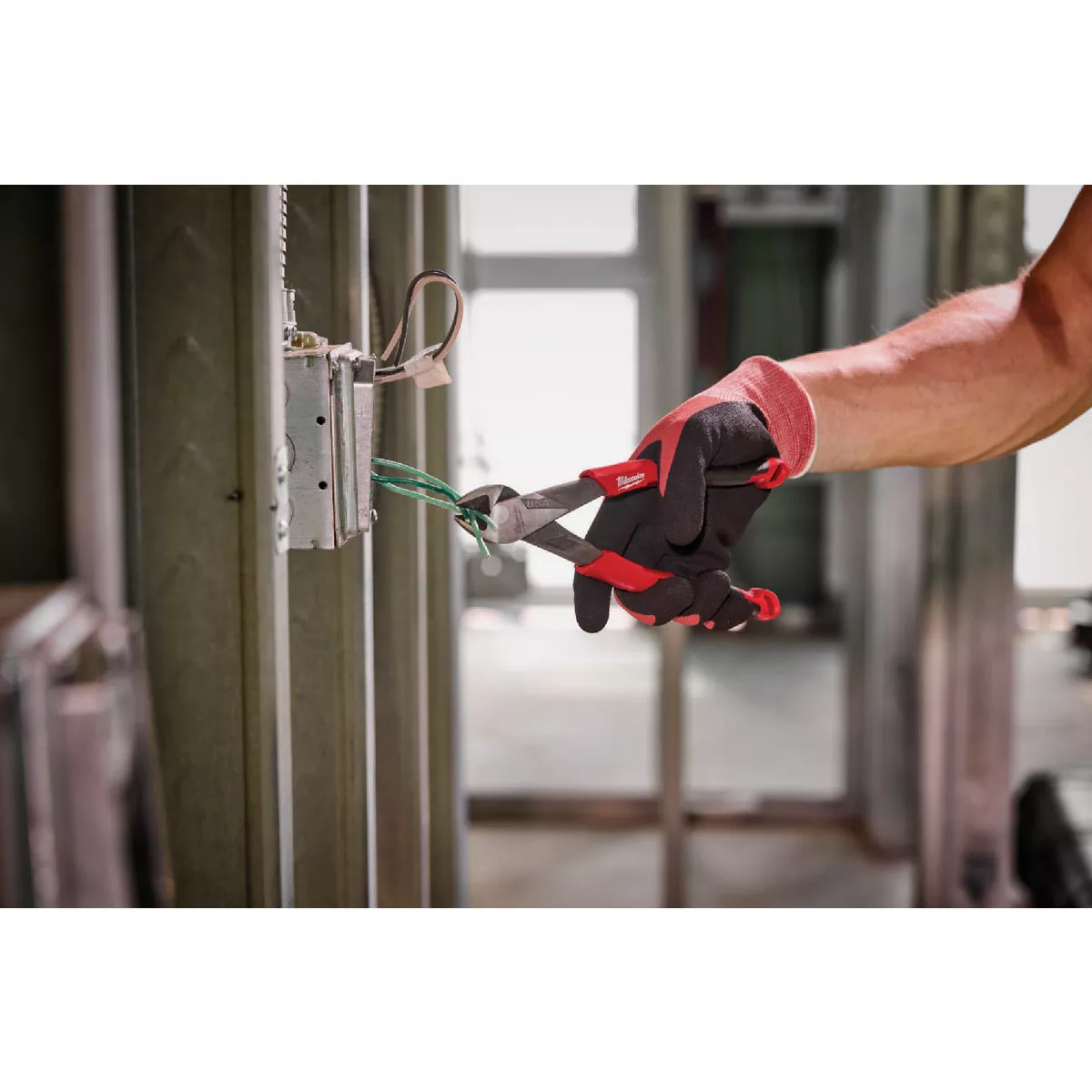 Milwaukee 8 In. Comfort Grip Diagonal Cutting Pliers (USA) - photo 6