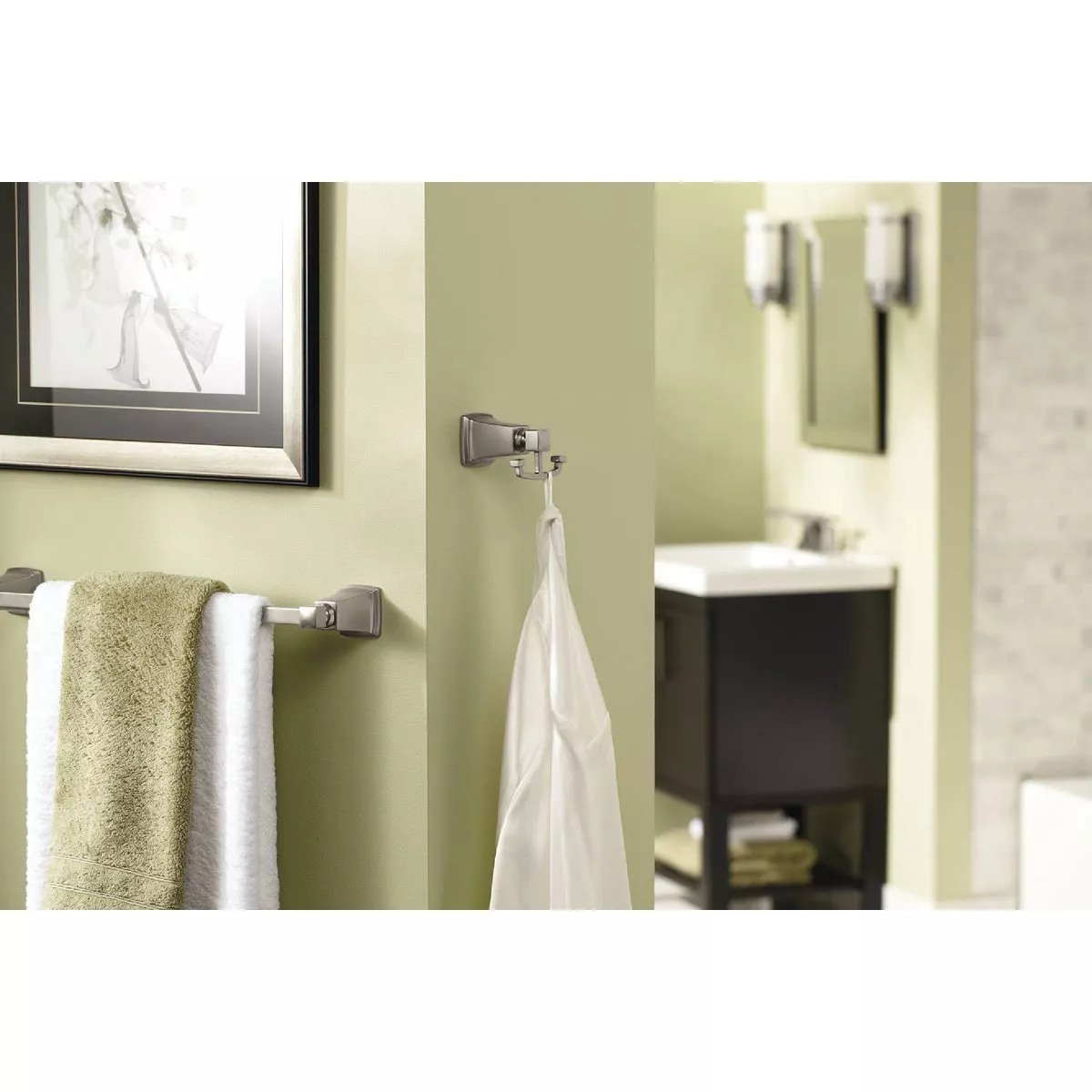 Moen Boardwalk 18 In. Towel Bar, Brushed Nickel - photo 4