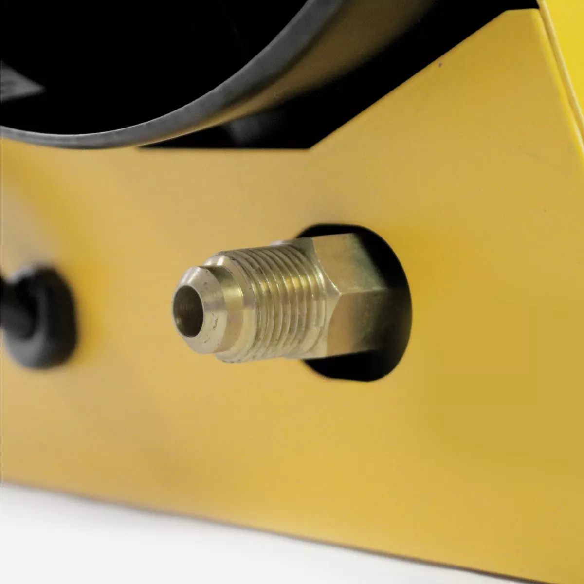 DEWALT 150,000 BTU Propane Forced Air Heater - photo 6