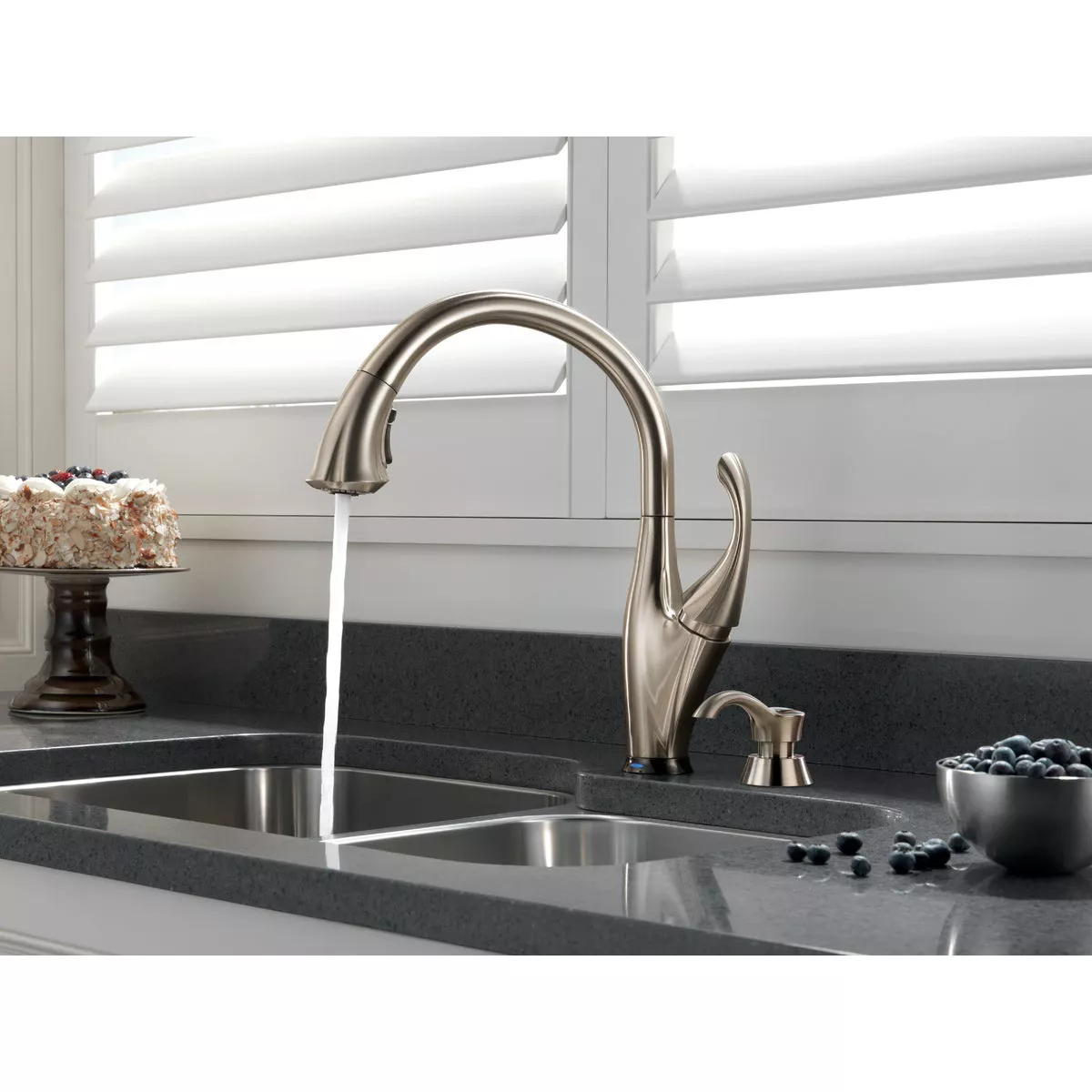 Delta 1-Handle Lever Kitchen Faucet, Stainless - photo 3
