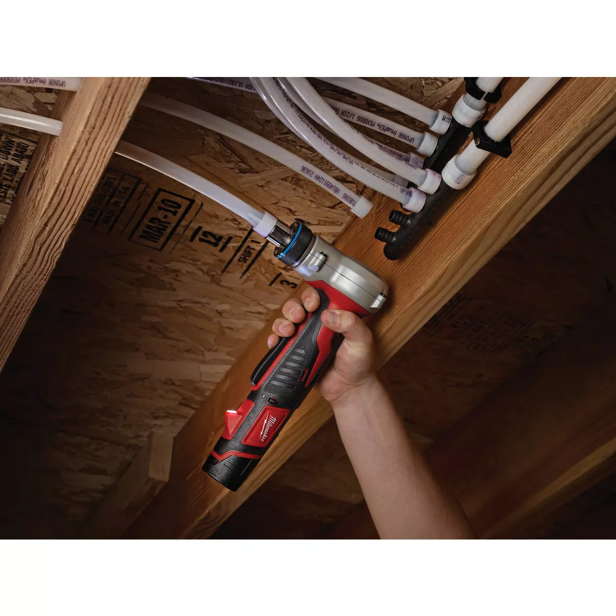 Milwaukee M12 Lithium-Ion 1.5 Ah Cordless ProPEX Expansion Tool - photo 2