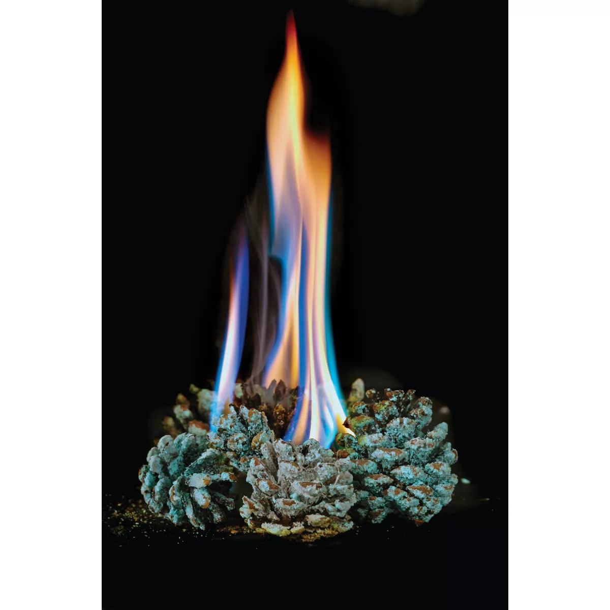 Meeco's Red Devil ColorGlo 1 Lb. Color Flame Cones - photo 3