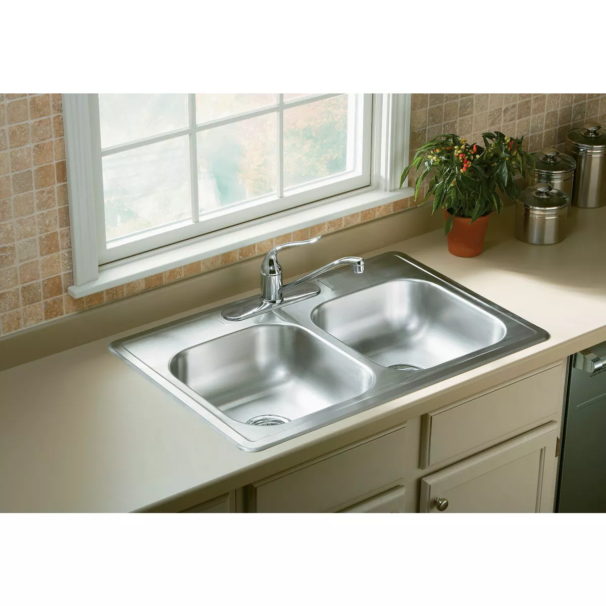 Elkay Double Bowl 33 In. x 22 In. x 6 In. Deep Luster Stainless Steel Kitchen Sink - photo 3