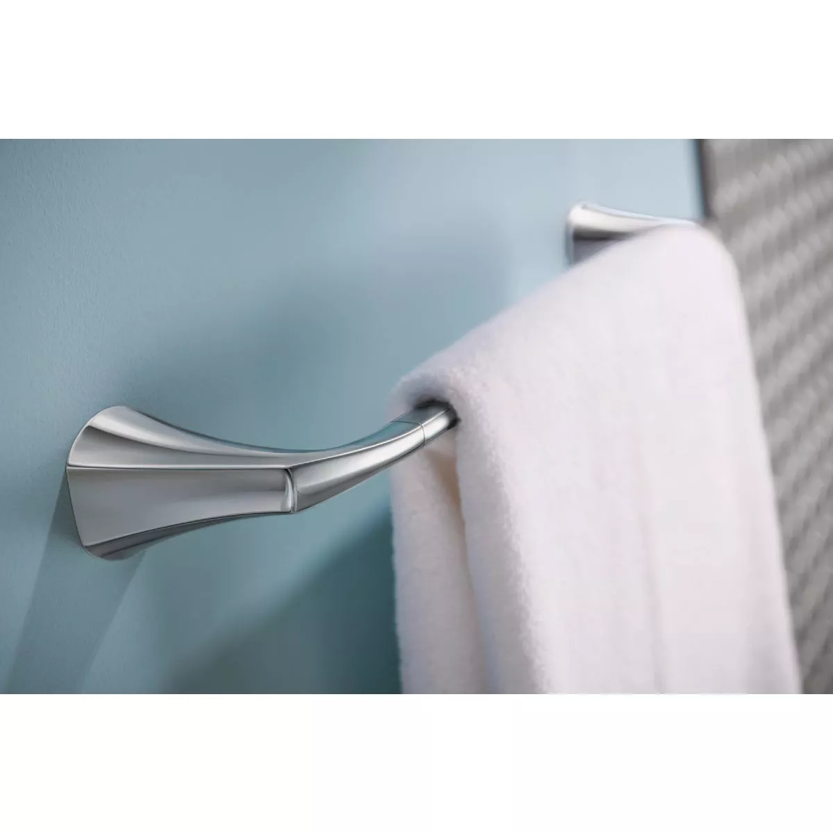 Moen Lindor 24 In. Towel Bar, Chrome - photo 3