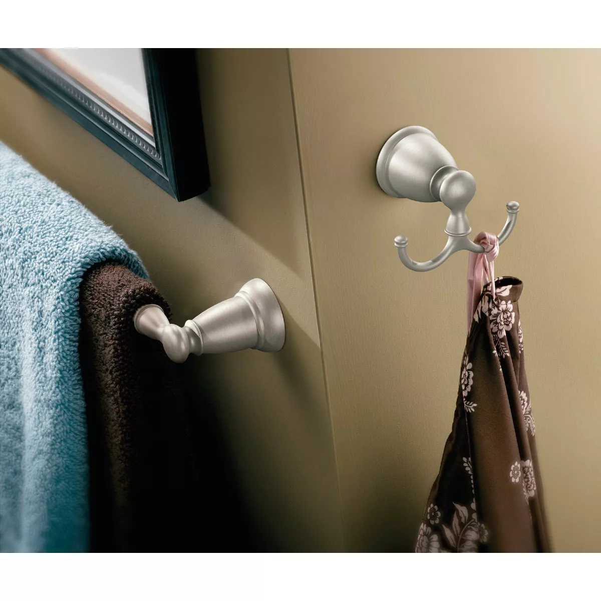 Moen Banbury 18 In. Towel Bar, Brushed Nickel - photo 5
