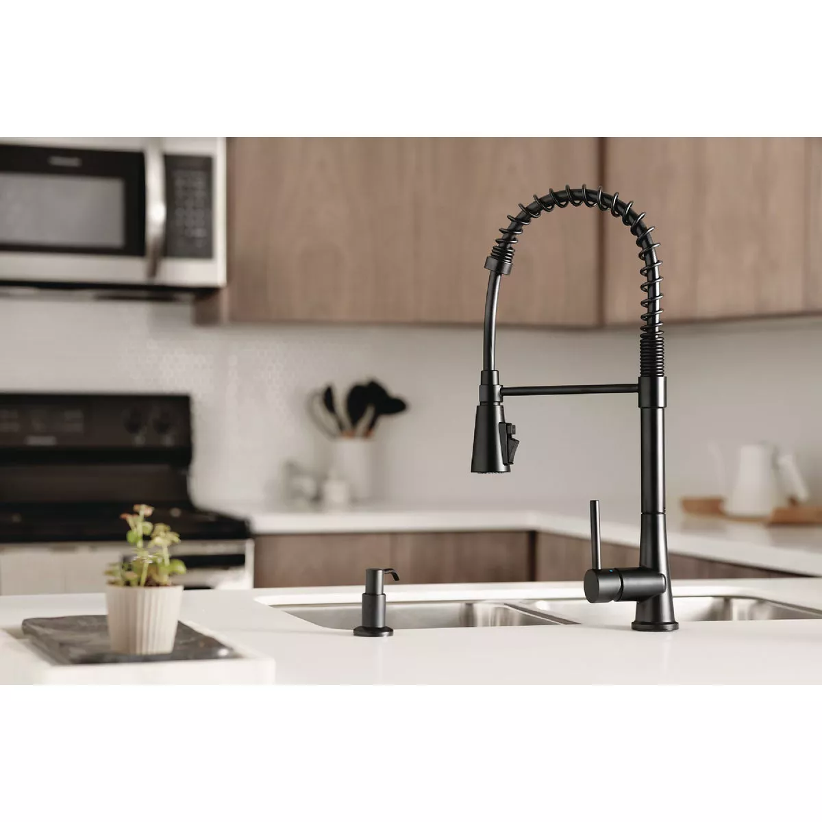 Peerless Precept 1-Handle Commercial Kitchen Faucet - photo 2