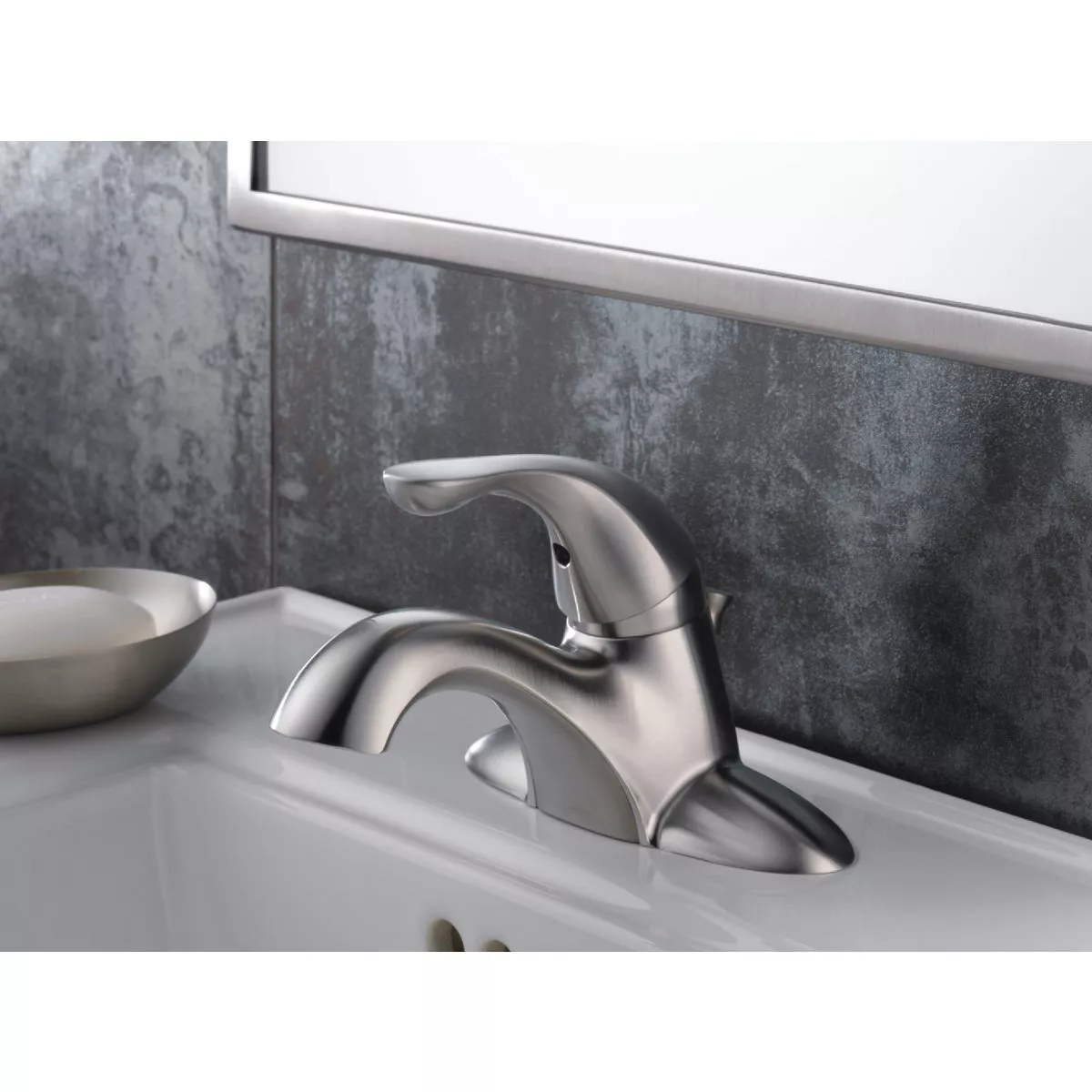 Delta Classic Stainless 1-Handle Lever 4 In. Centerset Bathroom Faucet with Pop-Up - photo 4