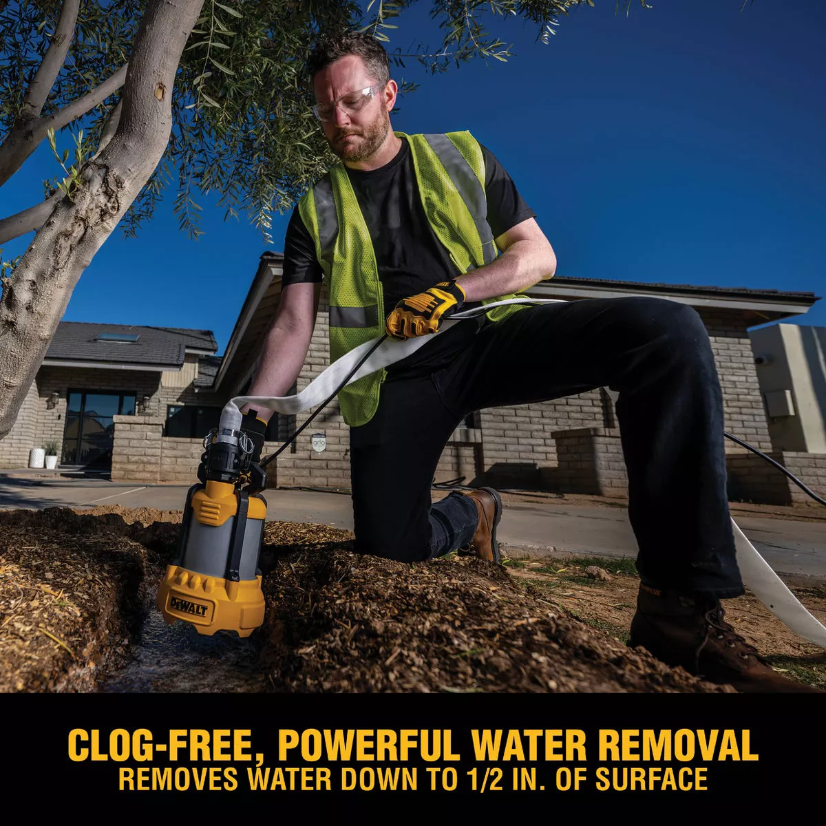 DEWALT 3/4 HP Cast Aluminum Submersible Utility Pump with Industrial Hose Kit - photo 4