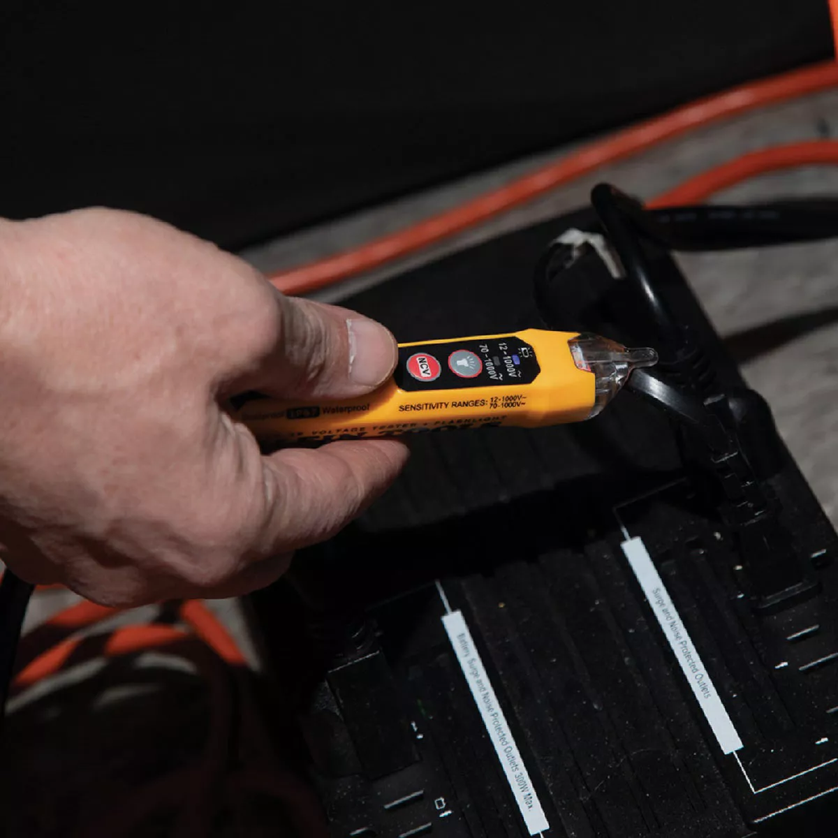 Klein Dual Range Non-Contact Voltage Tester with Flashlight - photo 4