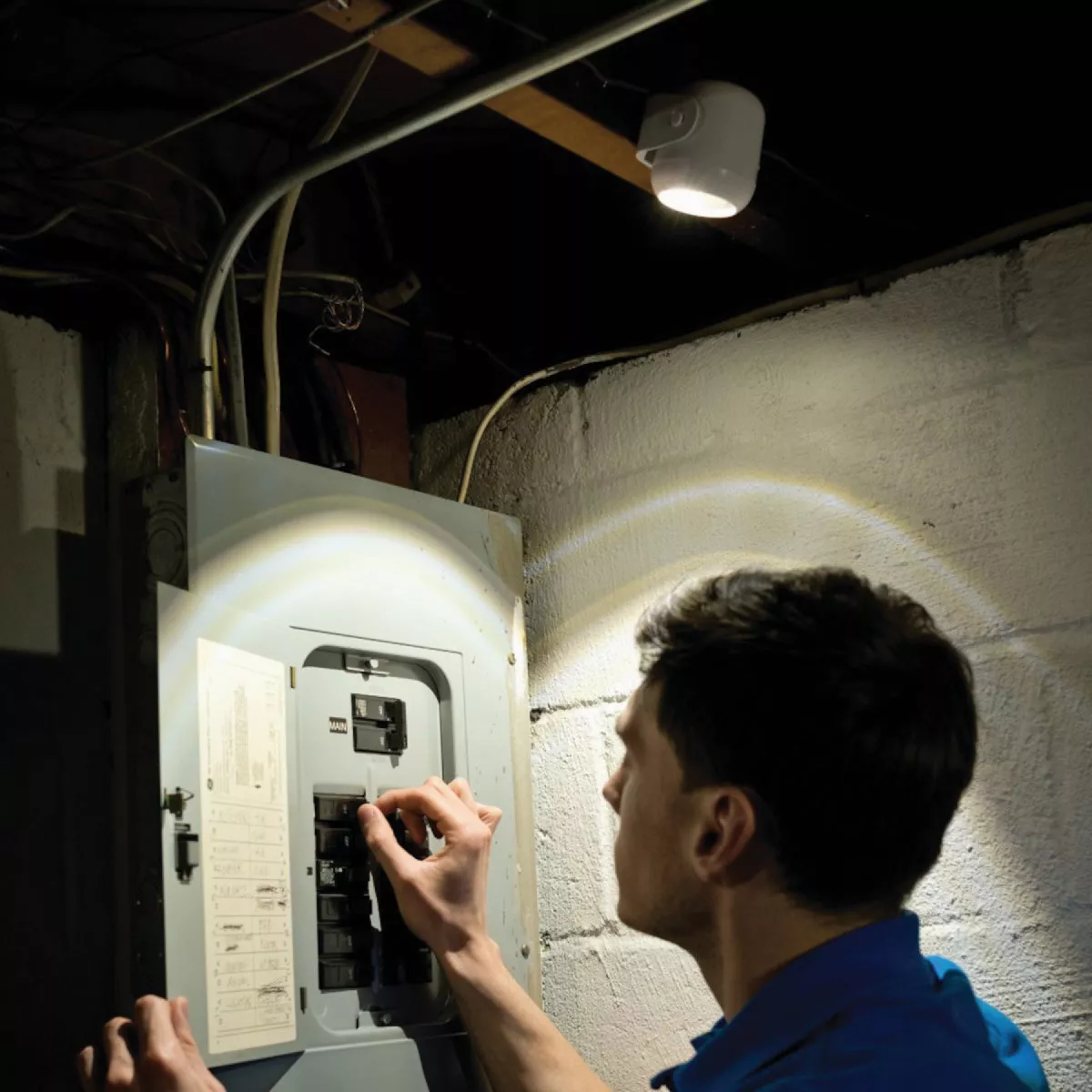 Mr. Beams 80-Lumen White Motion Sensing/Dusk-To-Dawn Spotlight Outdoor Battery Operated LED Light Fixture - photo 2