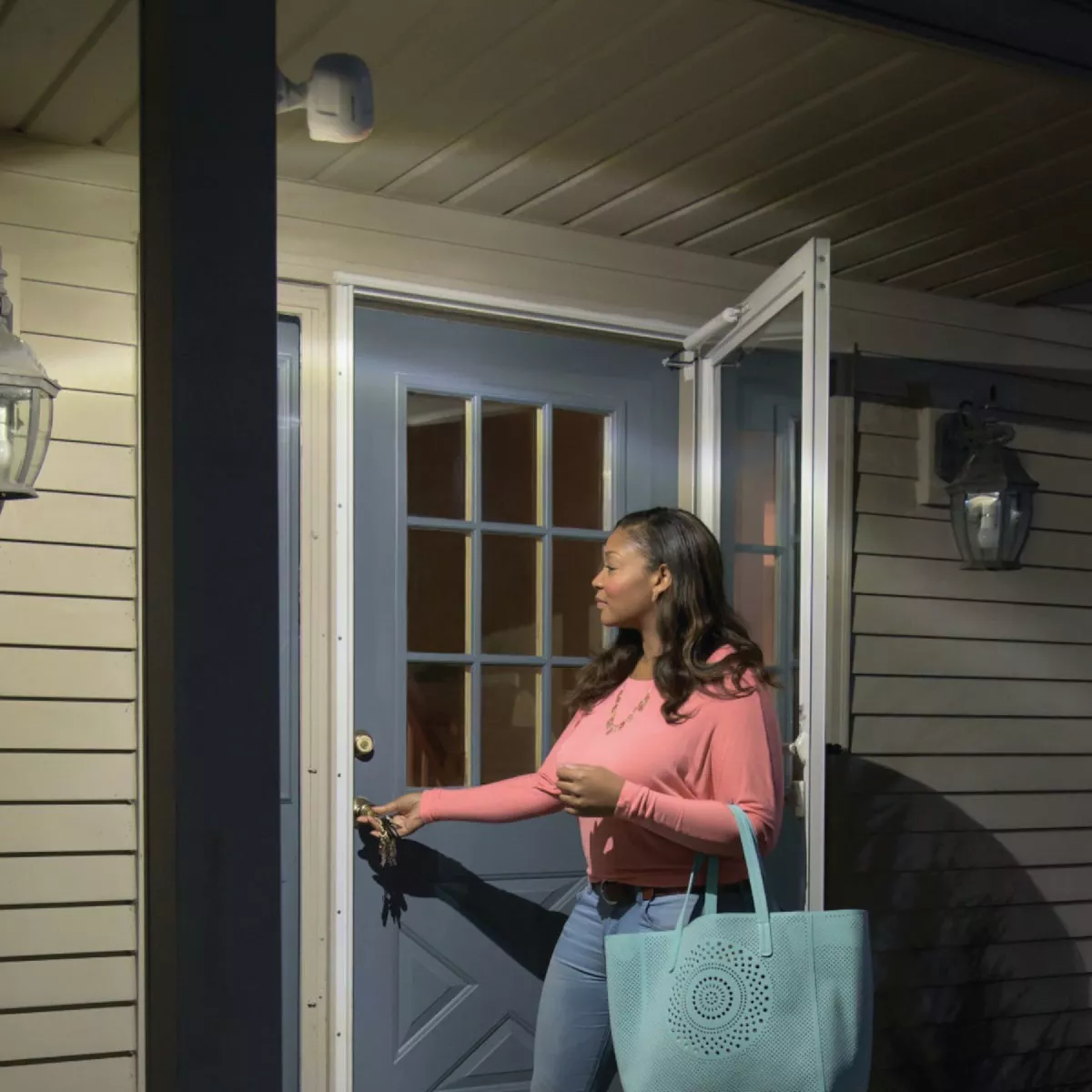 Mr. Beams XT 200-Lumen White Motion Sensing/Dusk-To-Dawn Spotlight Outdoor Battery Operated LED Light Fixture - photo 2