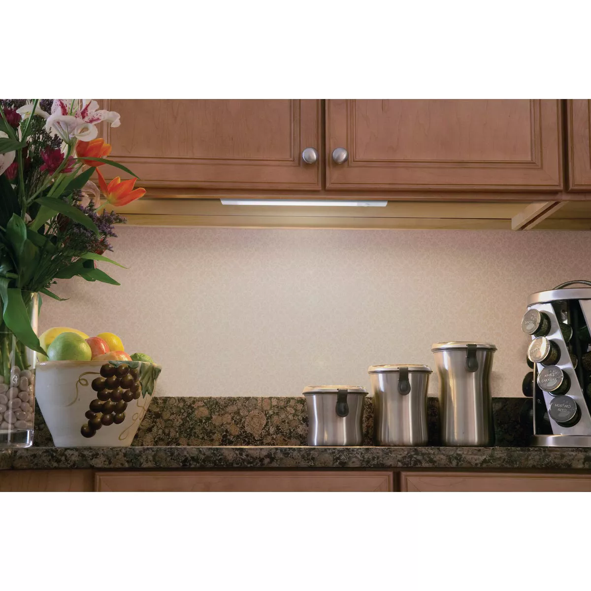Good Earth Lighting 12 In. Plug-In White LED Under Cabinet Light Bar - photo 2