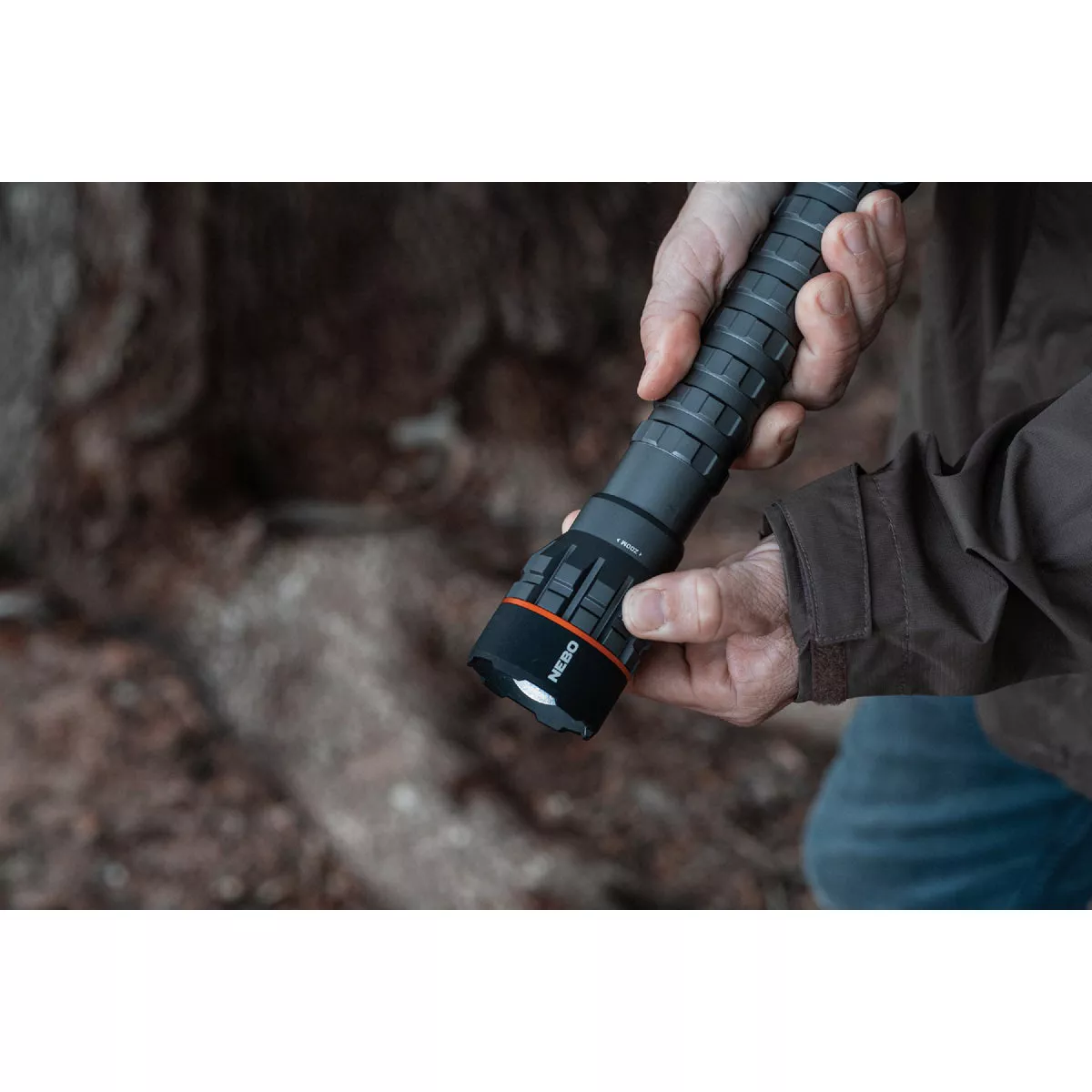 Nebo Newton 2500 Lm. Alkaline Battery LED Flashlight - photo 5