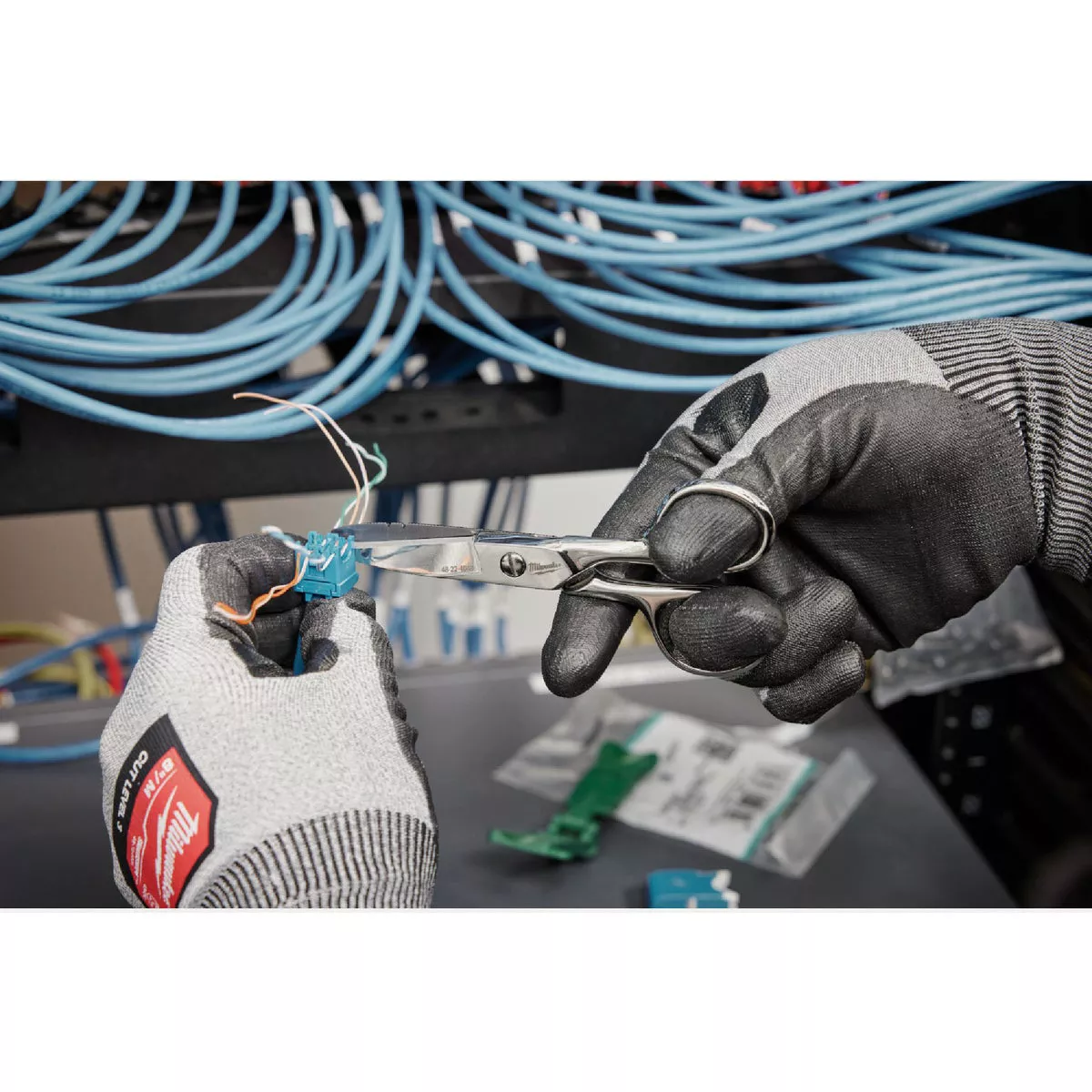 Milwaukee Electrician Scissors - photo 5