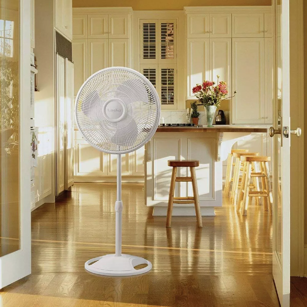 Lasko 16 In. White Pedestal Fan - photo 2