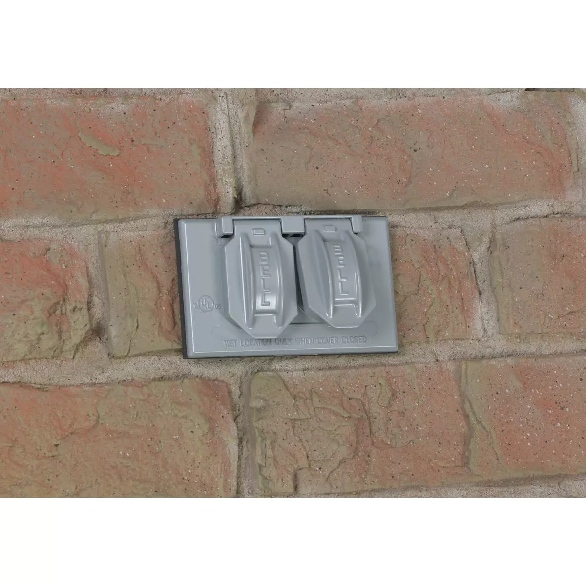 Bell Horizontal Duplex Aluminum Gray Weatherproof Outdoor Outlet Cover - photo 4