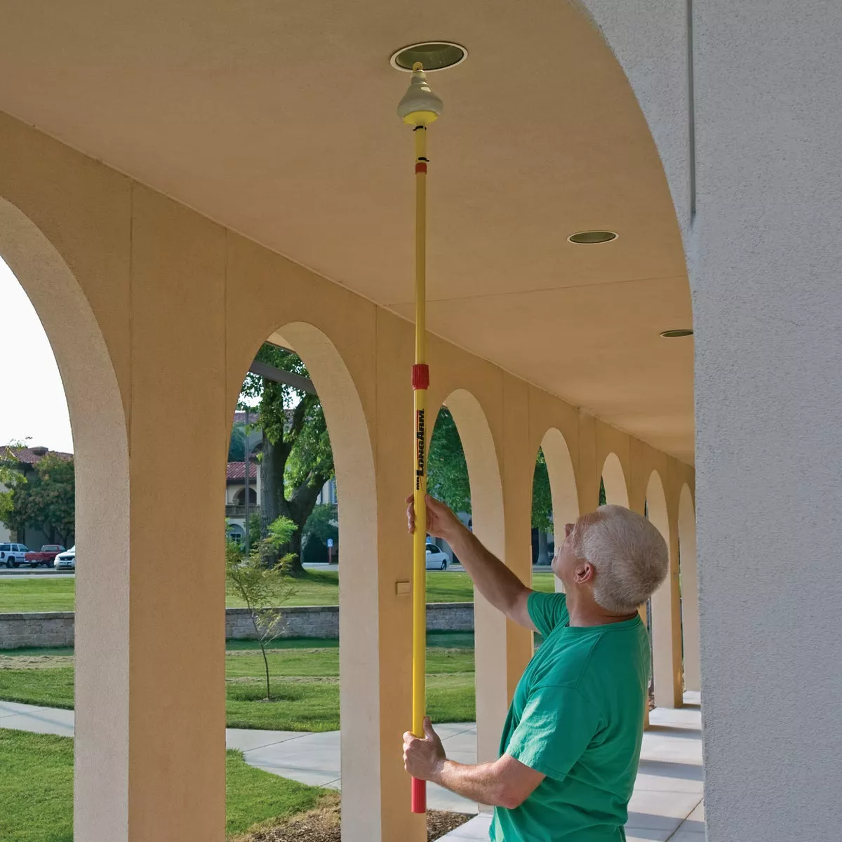 Mr Longarm PAR Flood Bulb Changer - photo 4