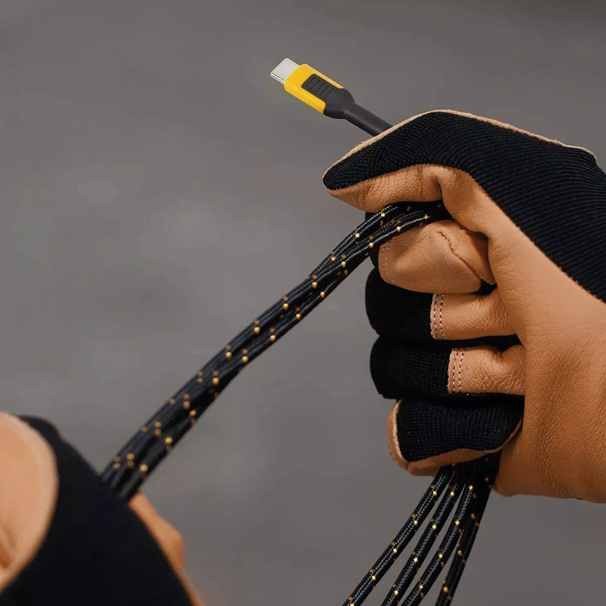 DEWALT 4 Ft. Type-C to Type-C Reinforced Cable - photo 3