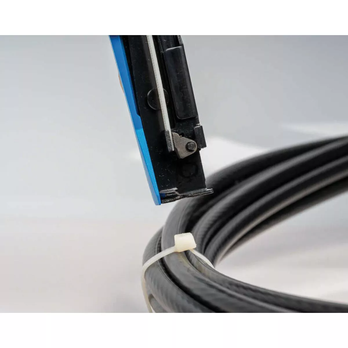 Jonard Tools 3/16 In. Heavy-Duty Cable Tie Gun - photo 2