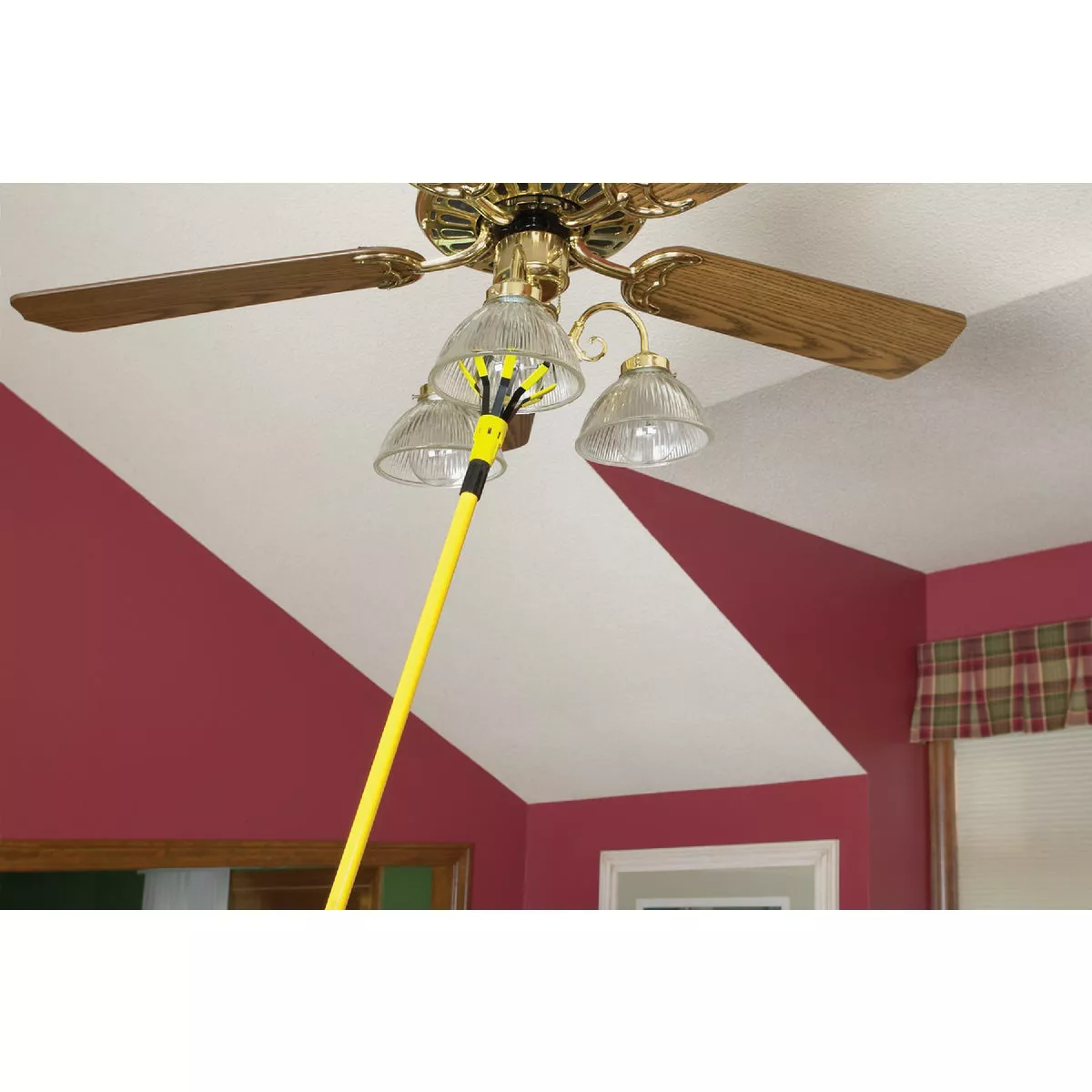 Bayco A-Line/Flood/Track Light Bulb Changer Kit with 11 Ft. Pole - photo 3