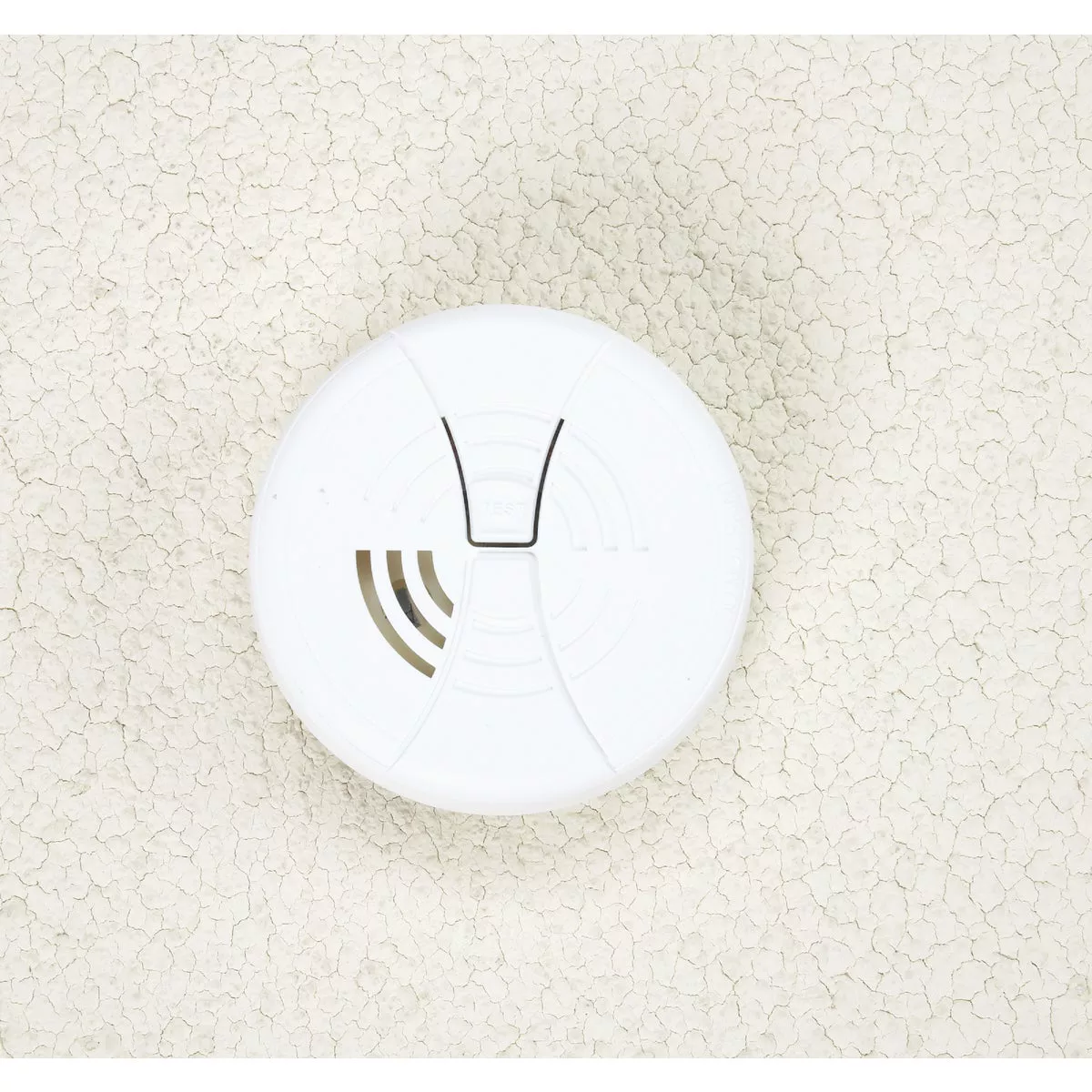 First Alert Battery Operated 9V Ionization Smoke Alarm - photo 2
