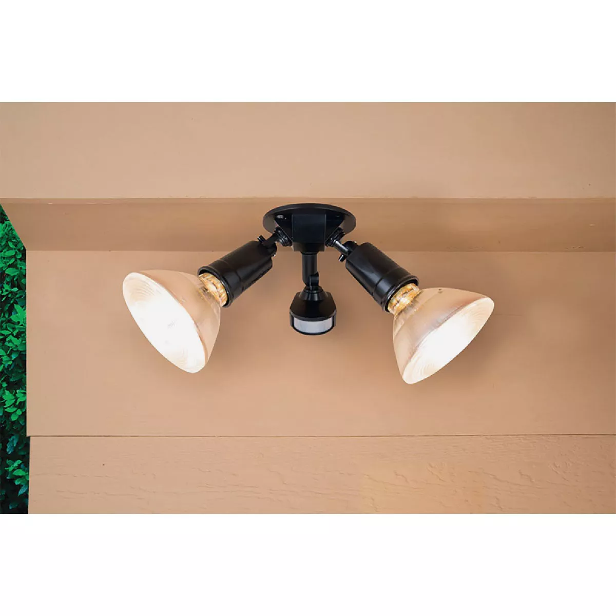 Halo Black Motion Sensing Dusk To Dawn Incandescent Floodlight Fixture - photo 2