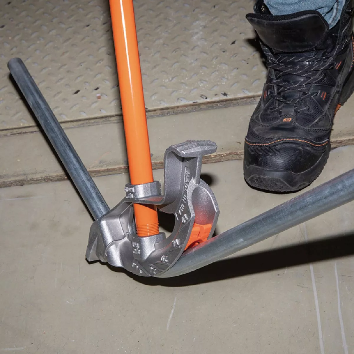 Klein Tools 3/4 In. EMT Aluminum Conduit Bender with Angle Setter - photo 3