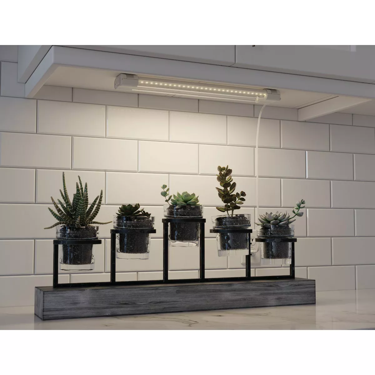 Good Earth Lighting 15W LED Plug-In Plant Light - photo 3