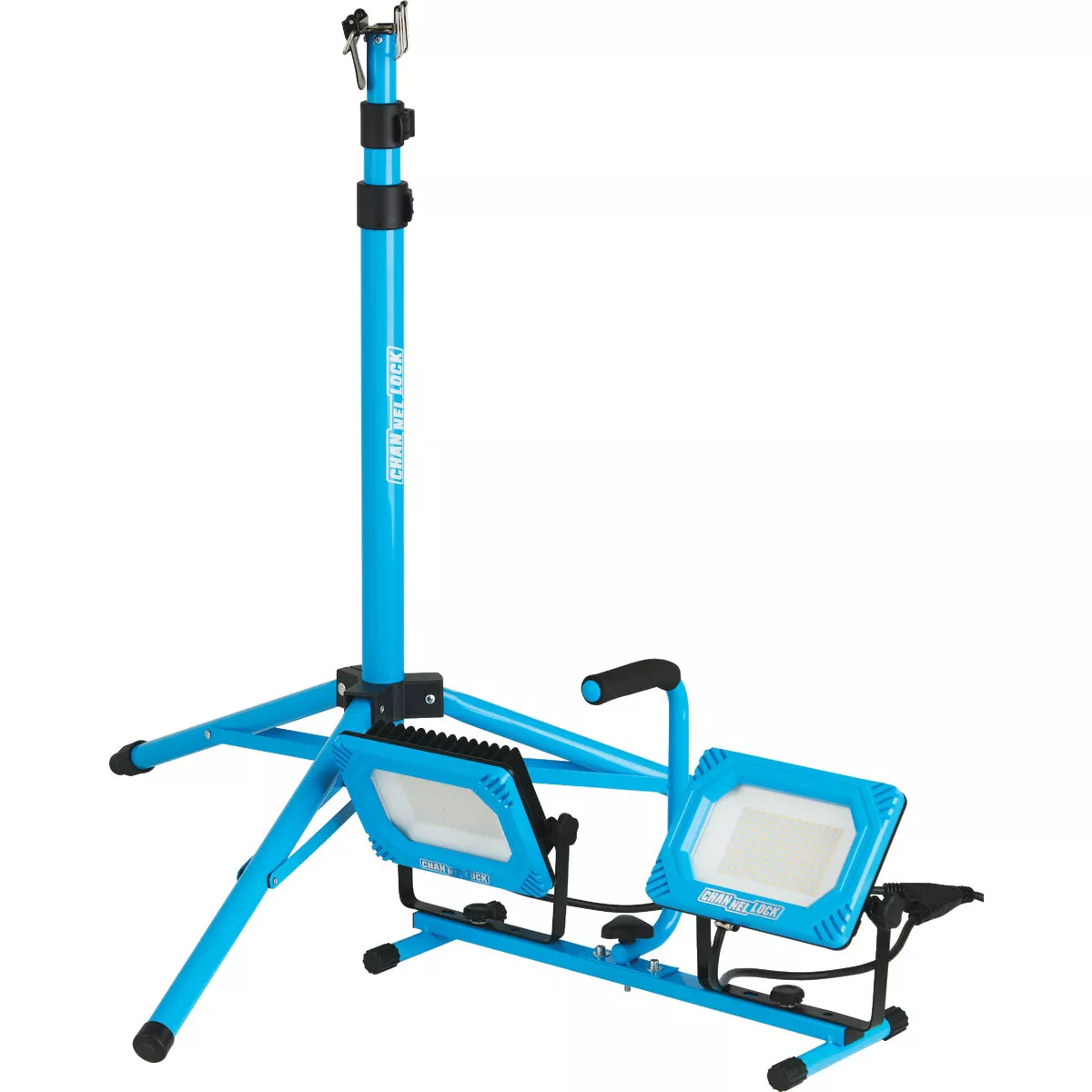 Channellock 24,000 Lm. Dual-Head Tripod Work Light With AC Outlets - photo 9