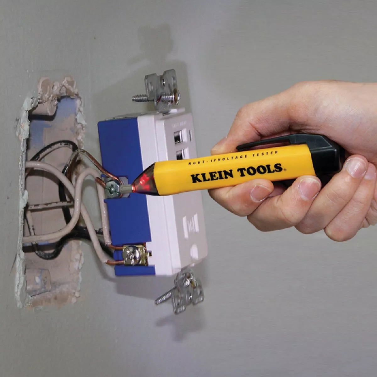 Klein Non-Contact Green LED Voltage Tester Pen - photo 3
