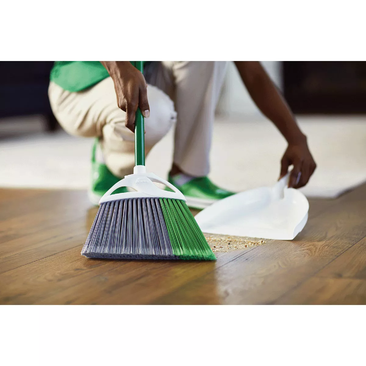 Libman 11 In. W. x 53.5 In. L. Precision Angle Broom with Dustpan - photo 7