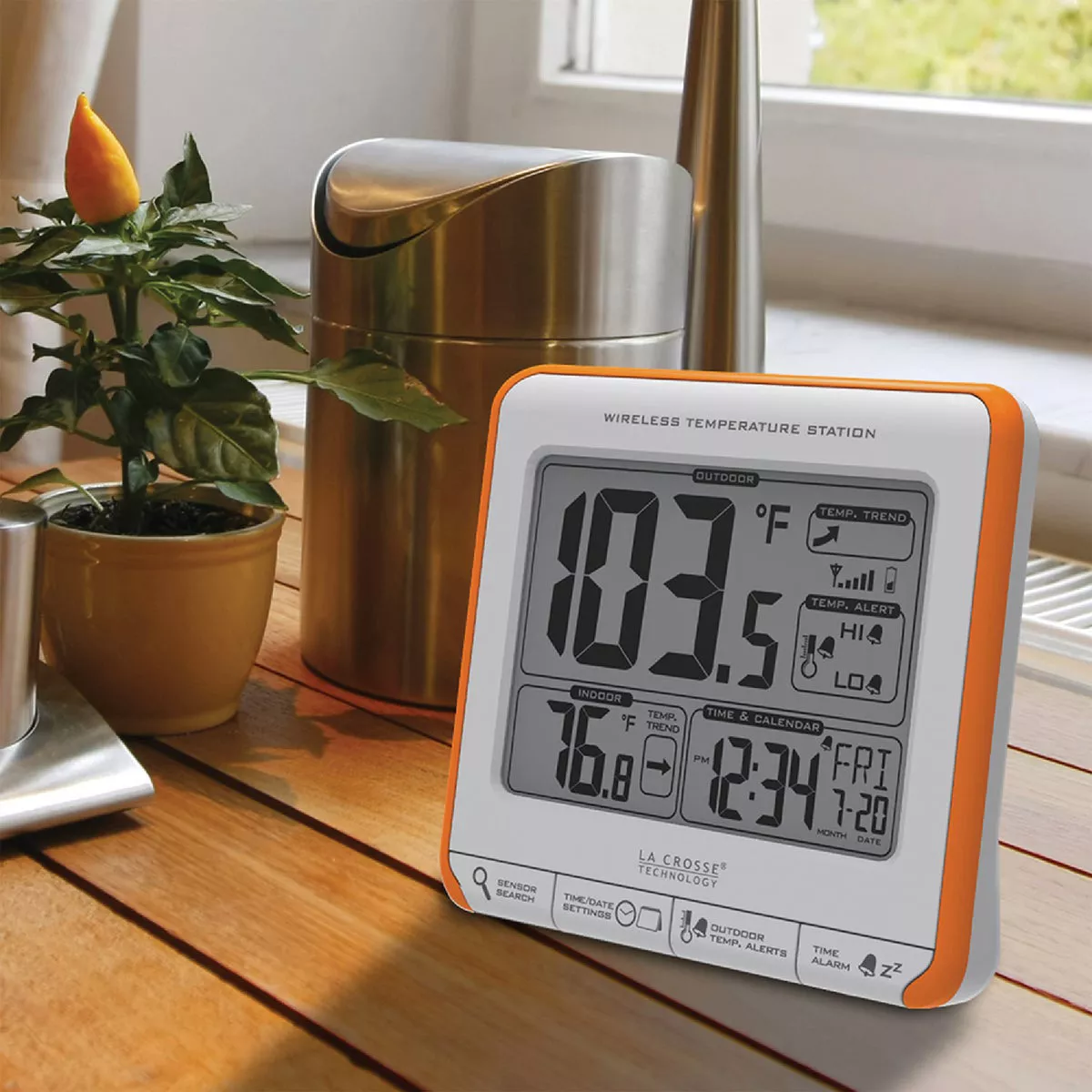 La Crosse Technology Wireless Temperature Weather Station - photo 3