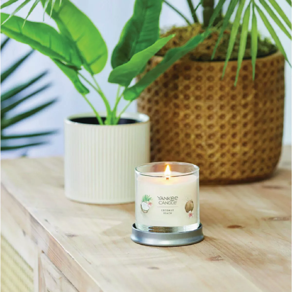 Yankee Candle 4.3 Oz. Coconut Beach Tumbler Candle - photo 3