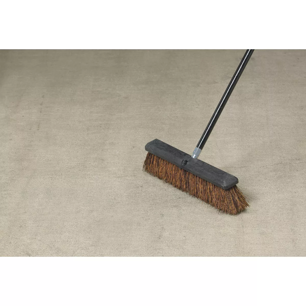 Do it Best 18 In. W. x 60 In. L. Heavy-Duty Palmyra Push Broom - photo 3