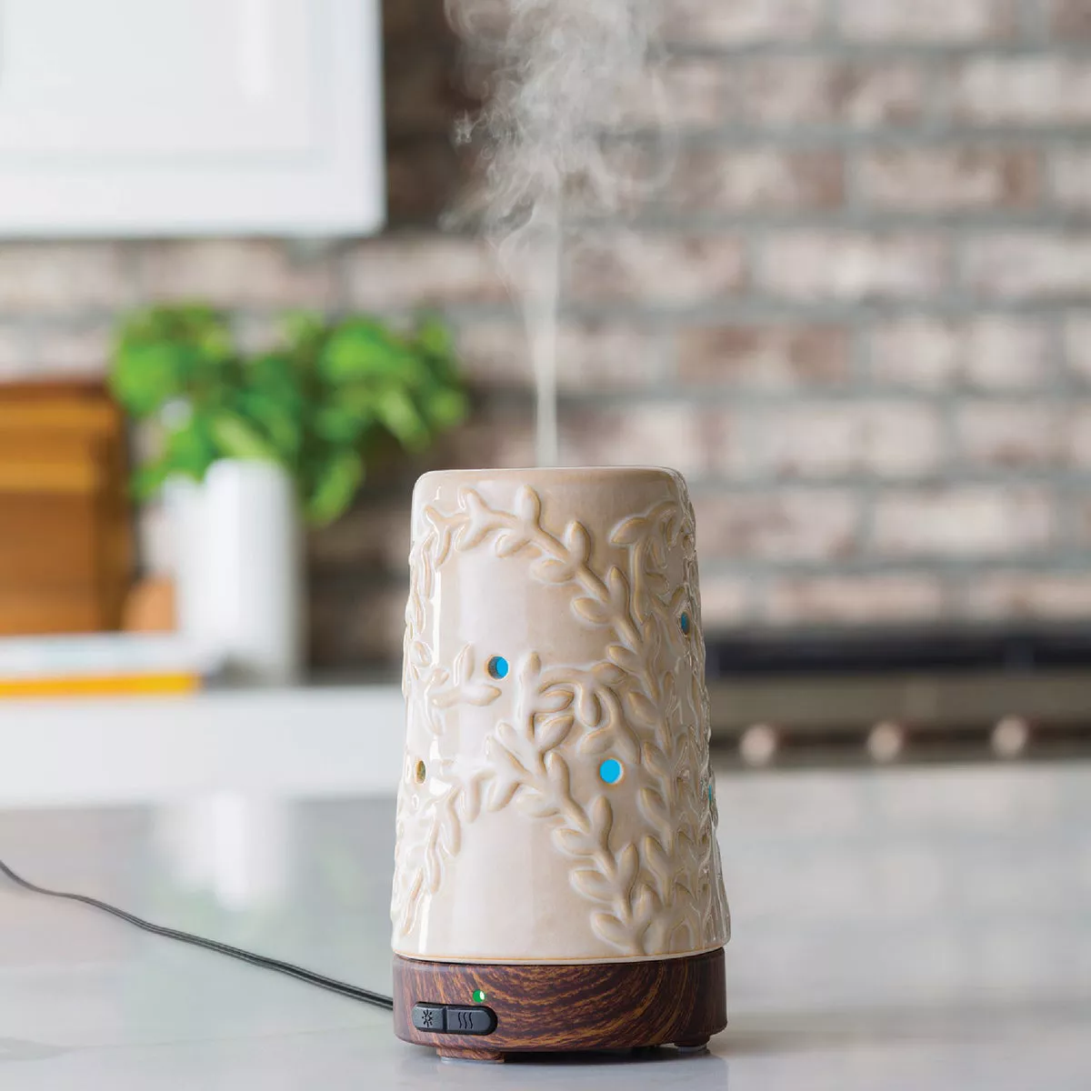 Candle Warmers Airome Ultra Sonic Essential Oil Diffuser - Flourish - photo 2
