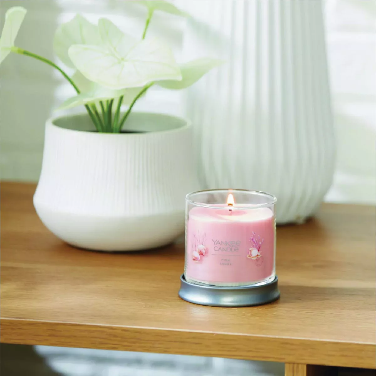 Yankee Candle 4.3 Oz. Pink Sands Tumbler Candle - photo 3