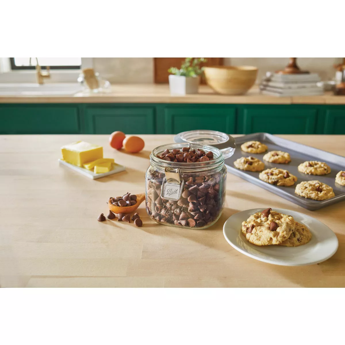 Ball 1 Qt. Storage Latch Jar - photo 2