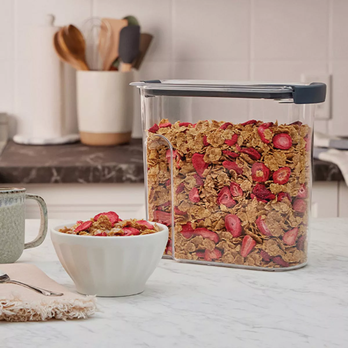Rubbermaid Brilliance 18 Cup Cereal Pantry Airtight Food Storage Container - photo 4