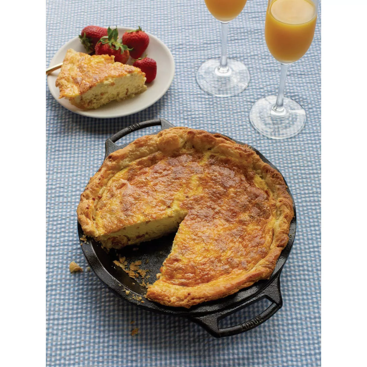 Lodge 9 In. Seasoned Cast Iron Pie Pan with Dual Handles - photo 3