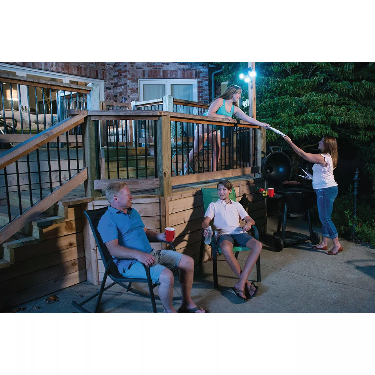 Bell+Howell Bionic Motion Activated Solar Floodlight - photo 4